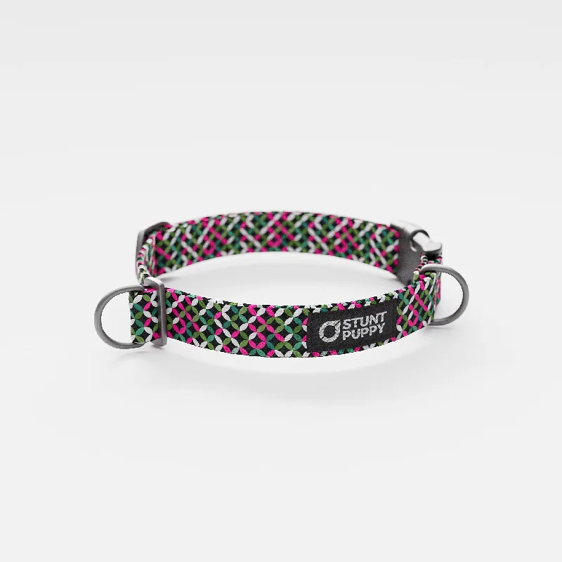  . **Pet toys are bite-resistant and wear-resistant**Lattice Pink Everyday Collar